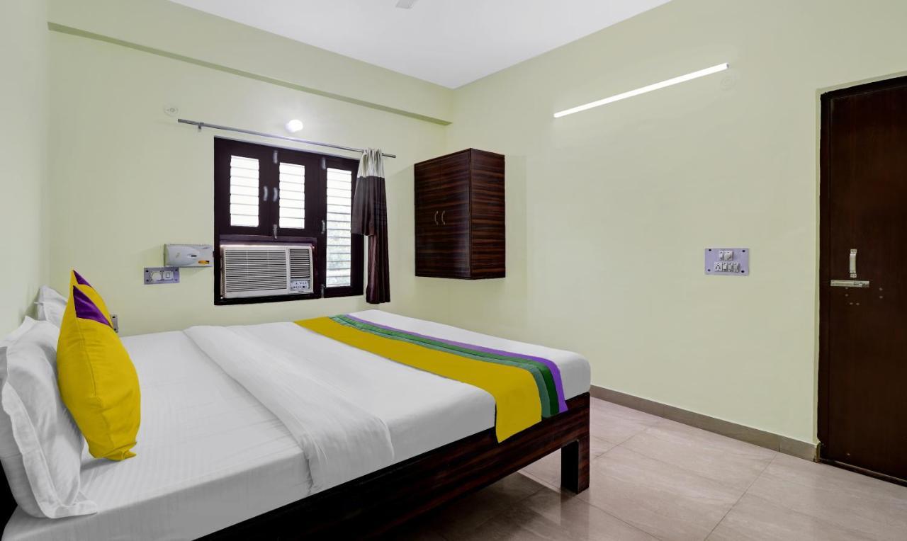 Hotel Pragati Palace Mathura Buitenkant foto