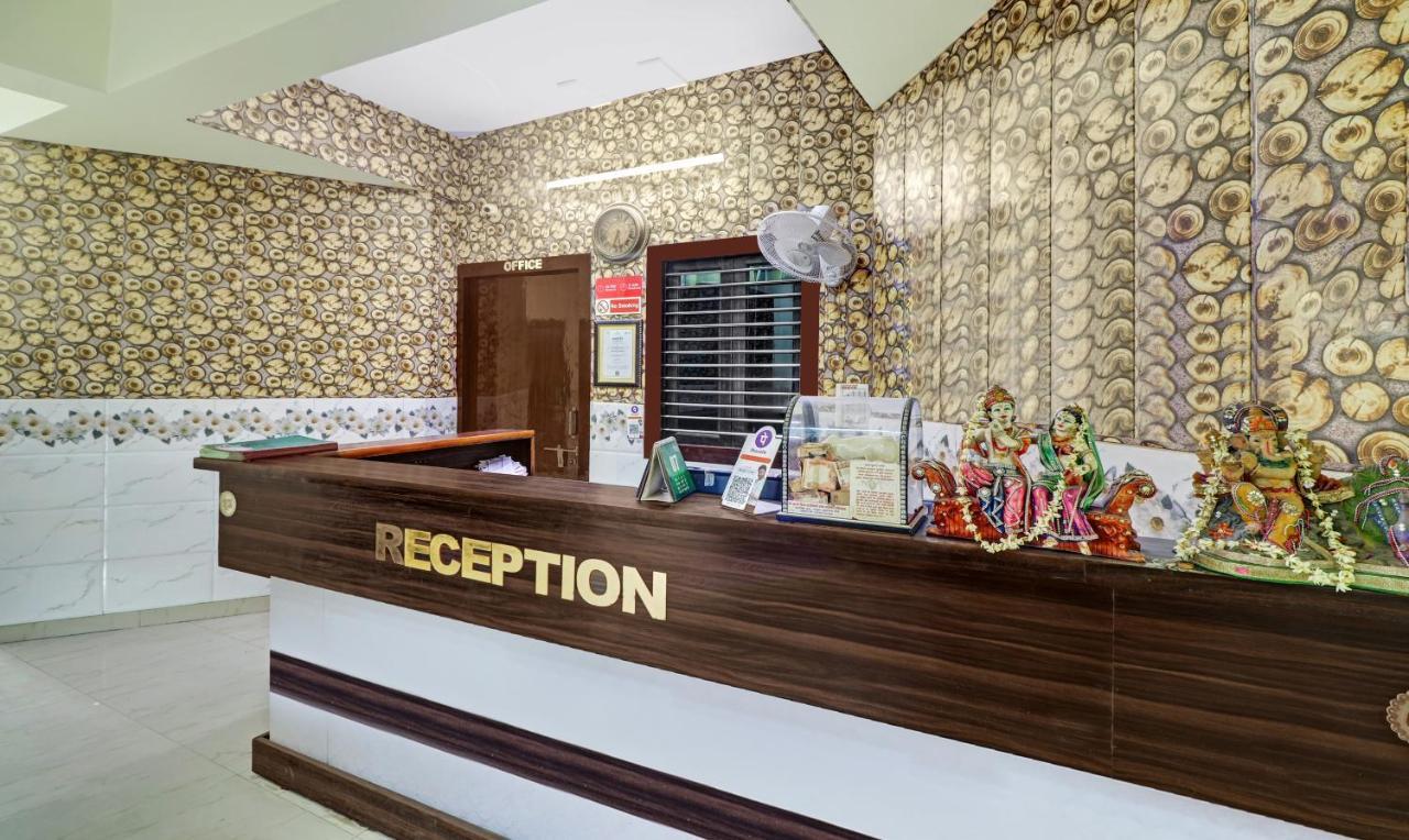 Hotel Pragati Palace Mathura Buitenkant foto