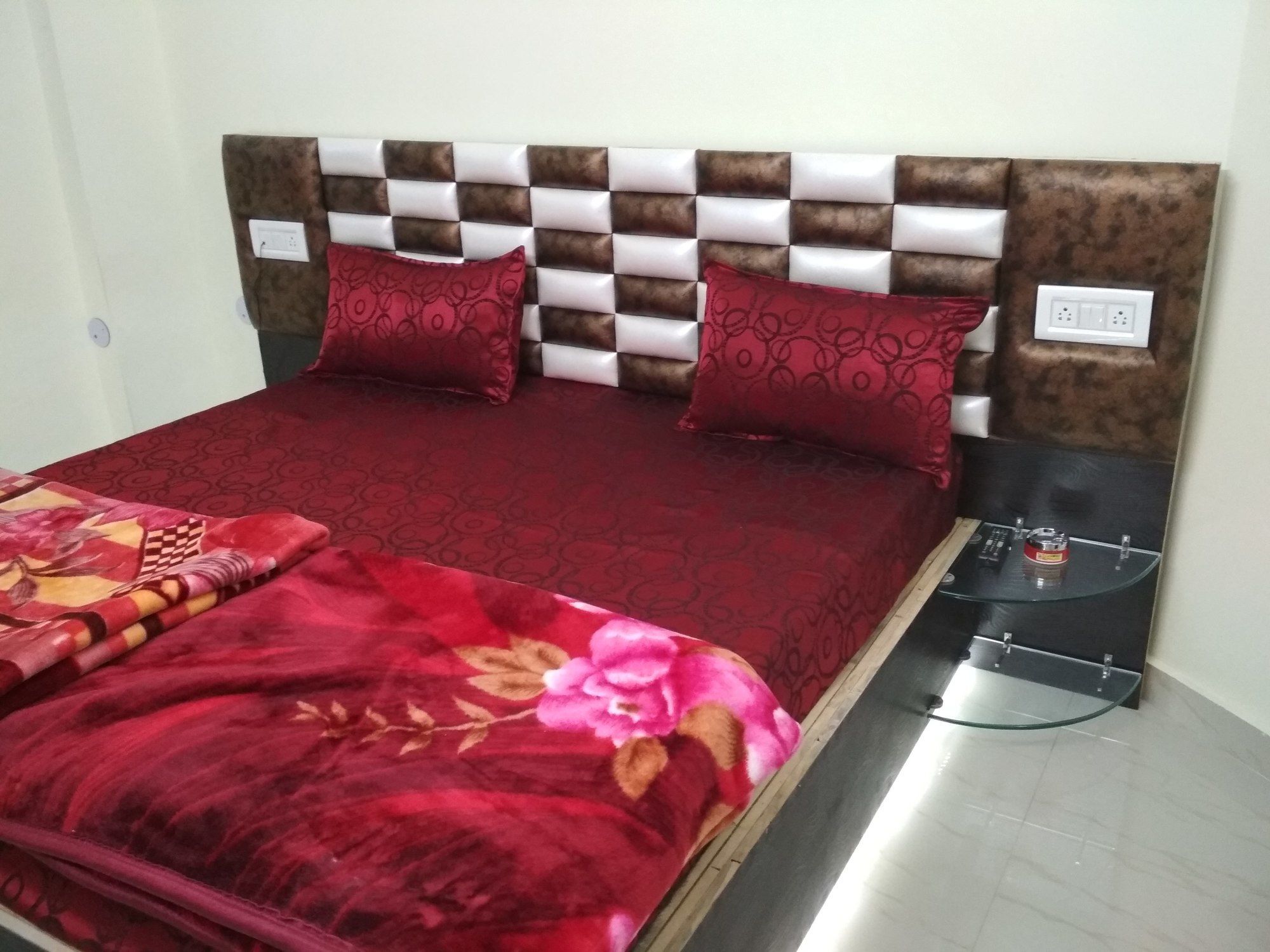 Hotel Pragati Palace Mathura Buitenkant foto
